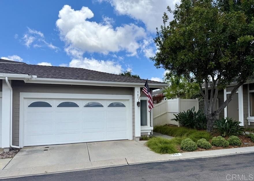 Property Photo:  907 Wentworth Circle  CA 92081 