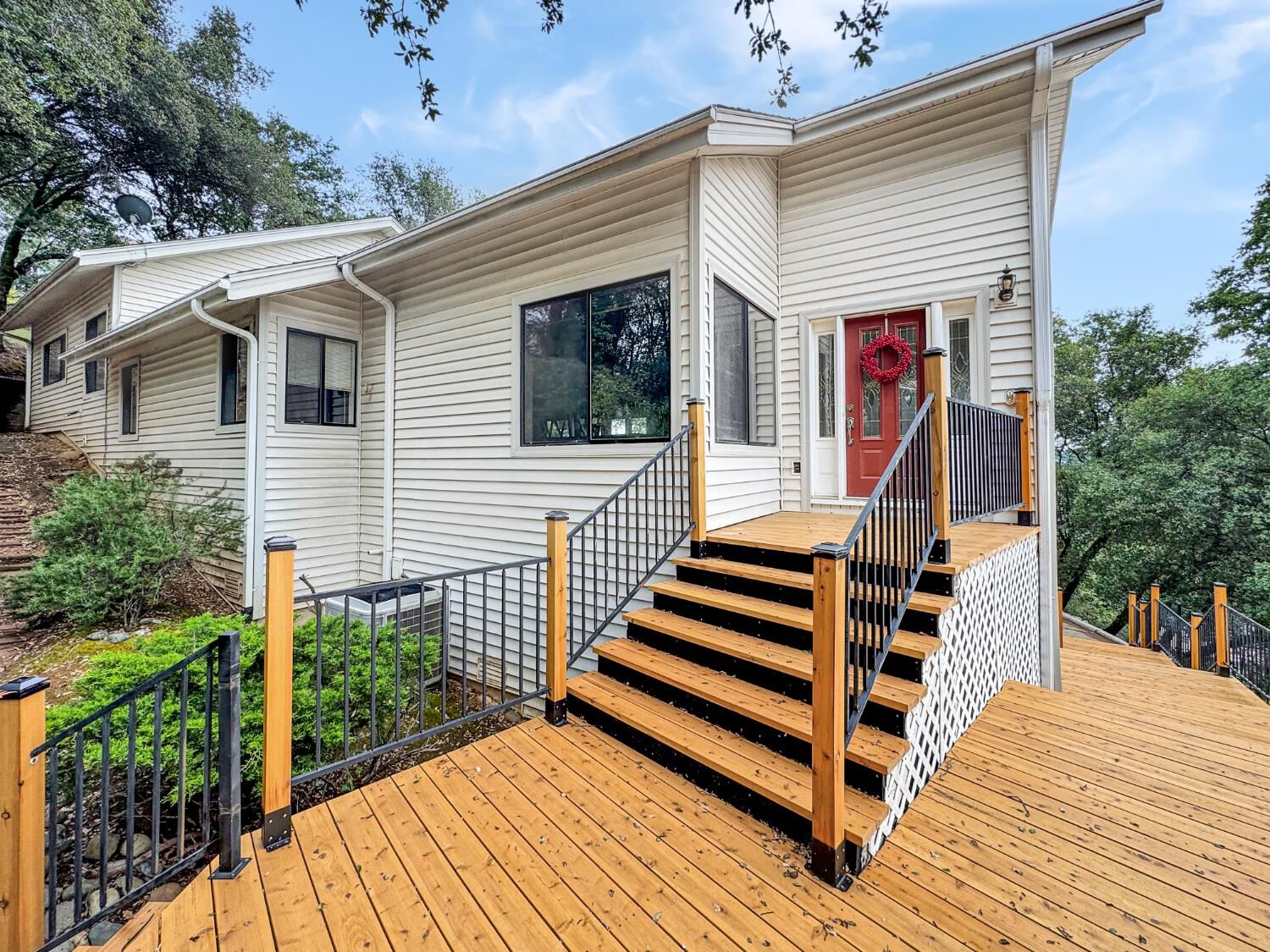 Property Photo:  18566 Song Sparrow Court  CA 95946 