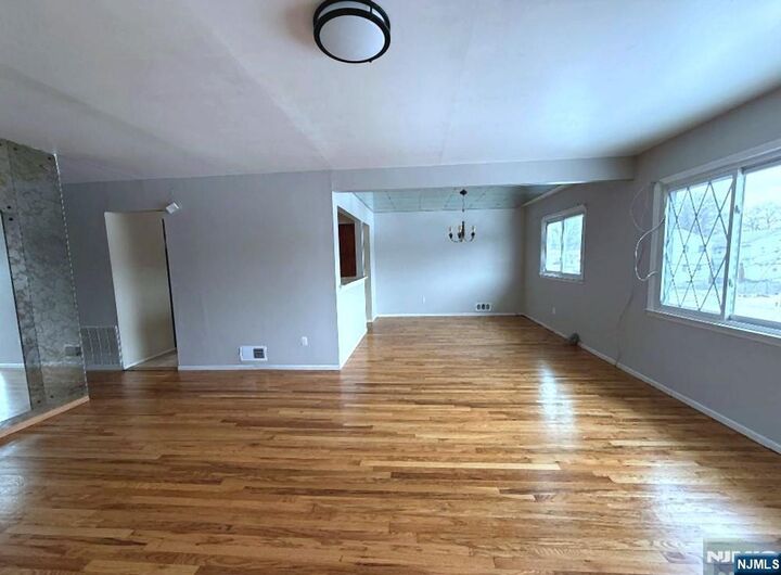 Property Photo:  17 Daka Court 2  NJ 07003 