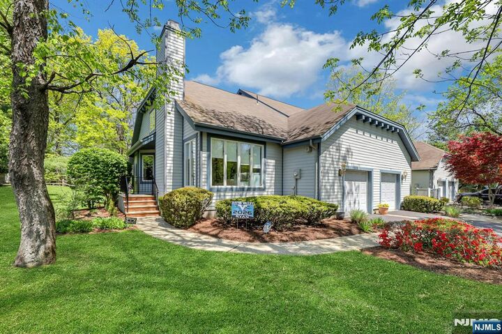 Property Photo:  100 Easedale Road 100  NJ 07470 