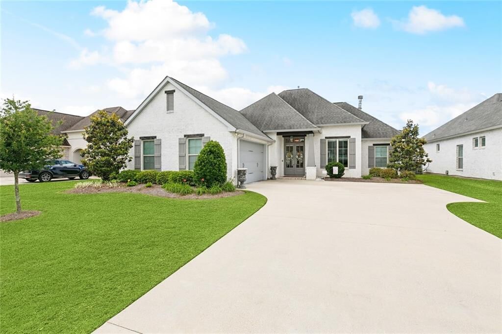 Property Photo:  2040 Cypress Bend Lane  LA 70447 