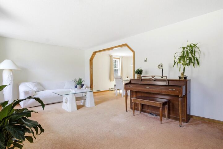 Property Photo:  11 Coleman Place  NH 03053 