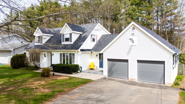 Property Photo:  1558 Meghan Drive Drive  NS B4R 1A1 