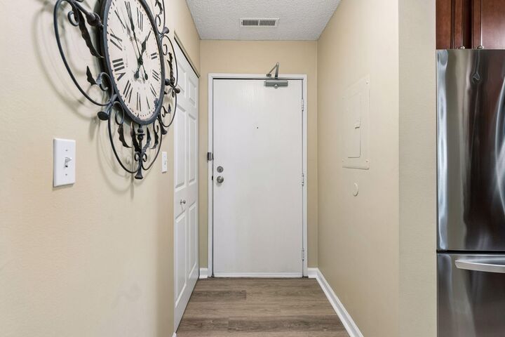 Property Photo: 6000 Chasewood Parkway 204 MN 55343