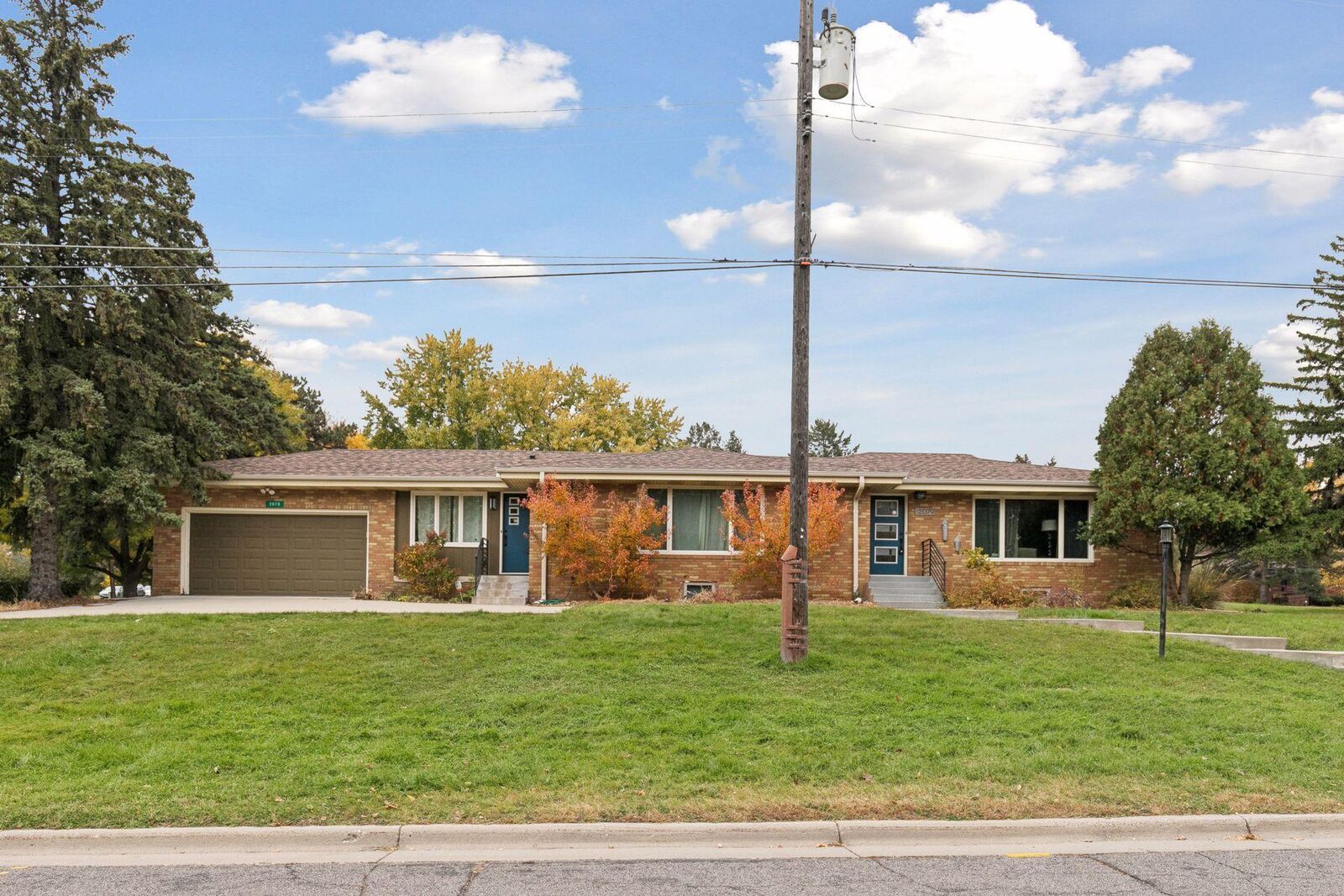 Property Photo:  2079 Upper Saint Dennis Road  MN 55116 