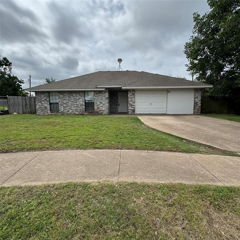 Property Photo:  12 States Avenue  TX 76065 