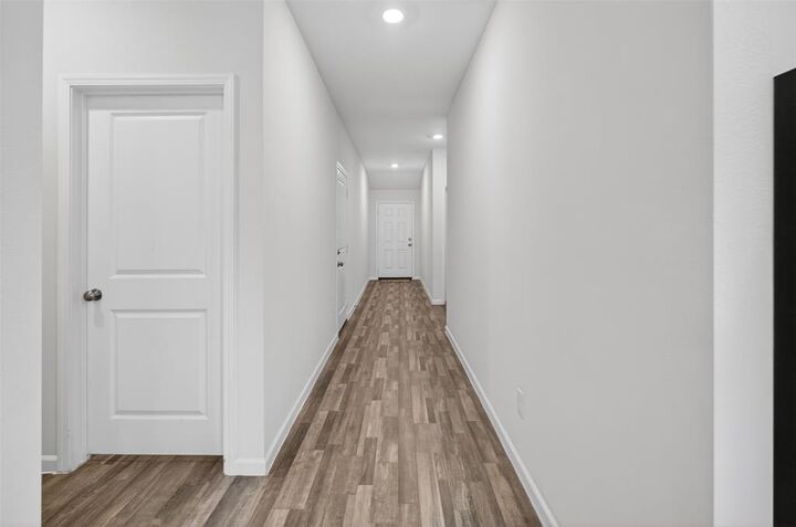 Property Photo: 901 E 3rd Street TX 76082