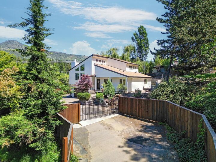 Property Photo: 23 San Marcos Drive OR 97504
