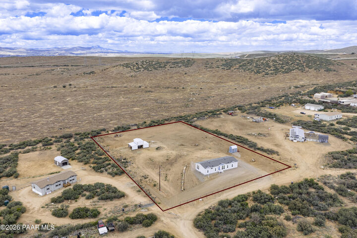 Property Photo:  17100 E Archer Lane  AZ 86327 