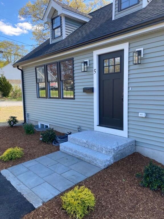Property Photo:  5 Frank Street  MA 01863 