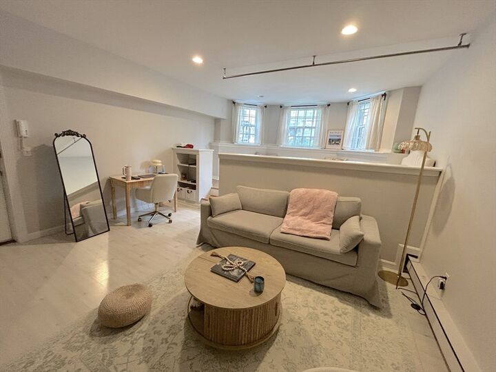 Property Photo:  120 Beacon St 1A  MA 02116 