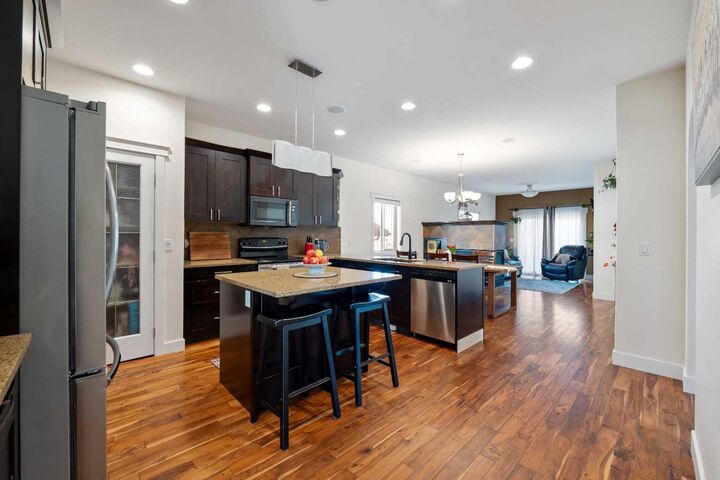 Property Photo: 900 Carriage Lane Place 901 AB T0M 0N0
