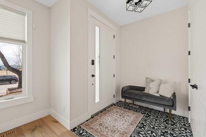 Property Photo:  3513 40 Street SW  AB T3E 3K3 