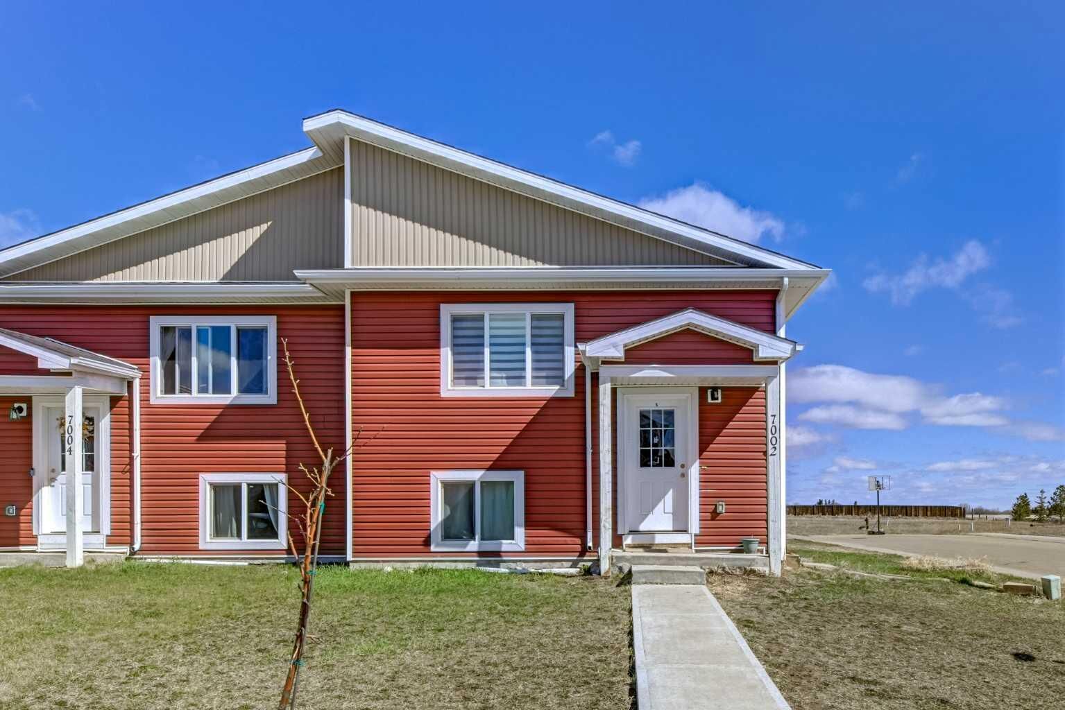 Property Photo: 7002 50 Avenue AB T4V 5G1