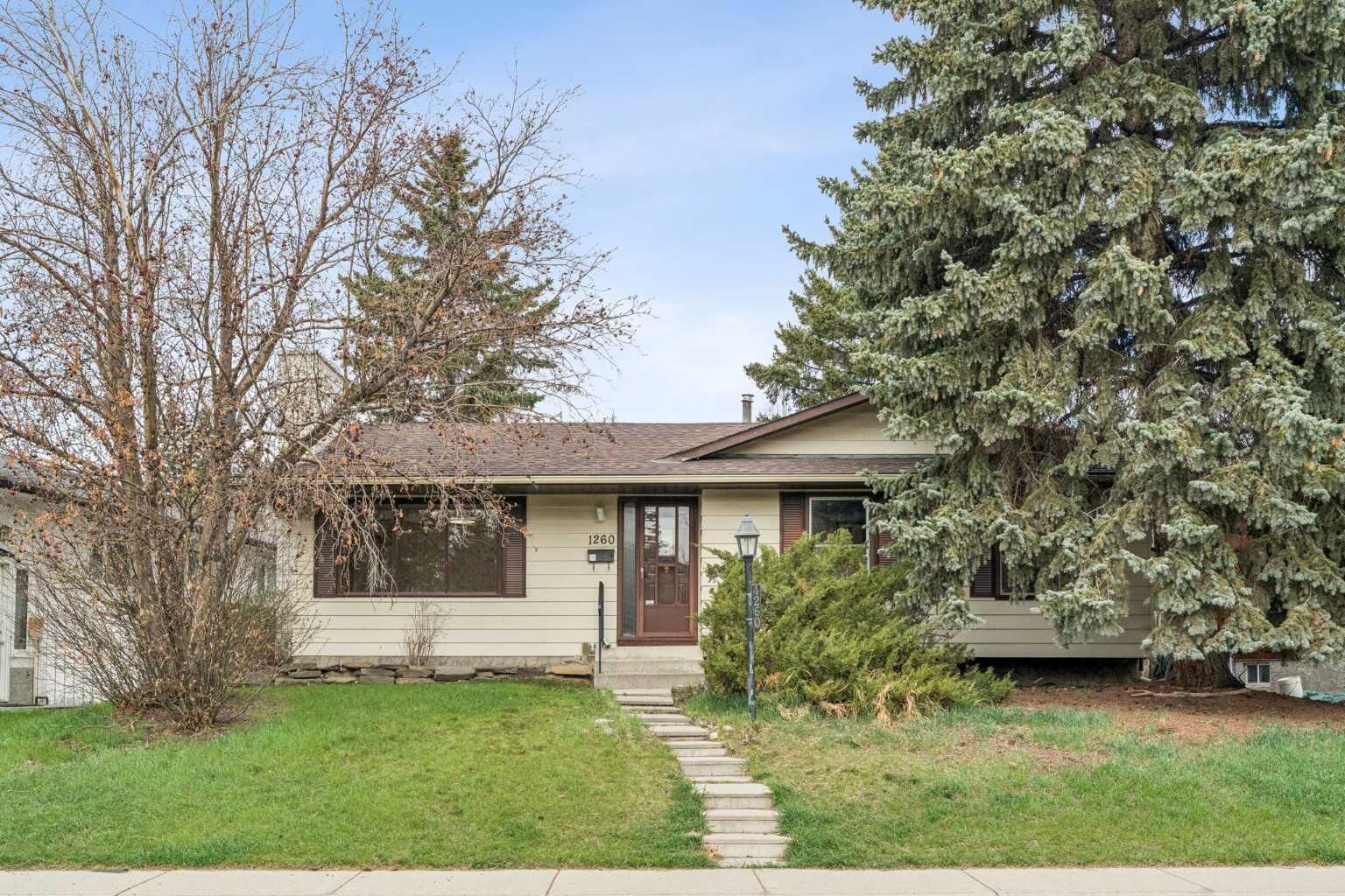 Property Photo:  1260 Lake Sylvan Drive SE  AB T2J 3C8 