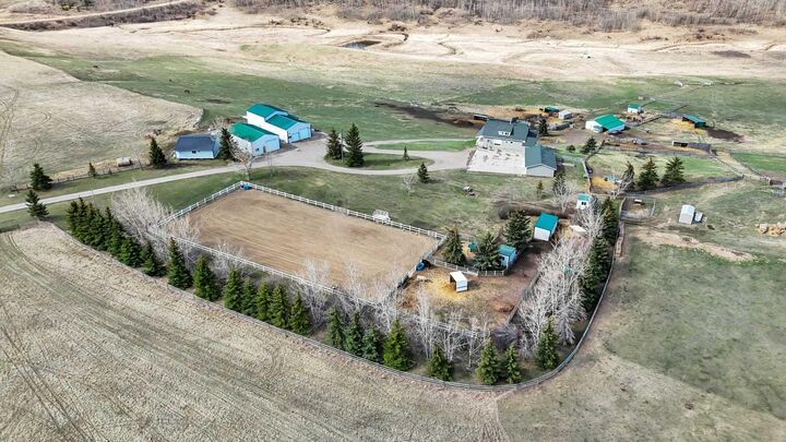 Property Photo: 29426 Range Road 292 AB T0M 0N0