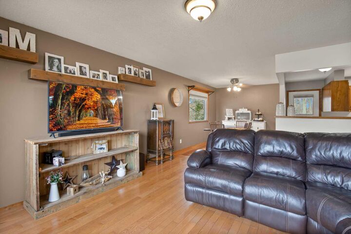 Property Photo:  5315 37 Street  AB T4G 1G6 