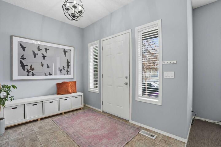 Property Photo:  4432 Elgin Avenue SE  AB T2Z 4V8 