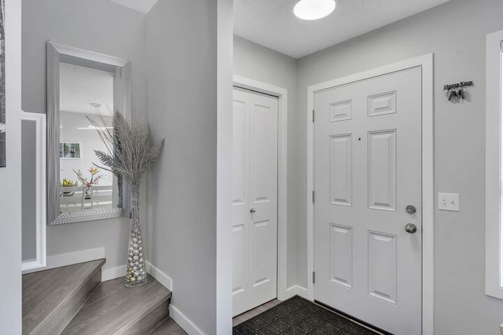 Property Photo:  257 Saddlebrook Point NE  AB T3J 0G4 