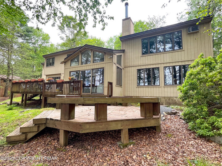 Property Photo: 108 Blackfoot Trail PA 18350