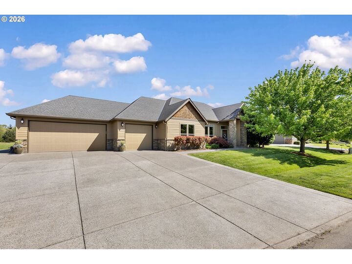 Property Photo:  18611 NE 113th Ave  WA 98604 