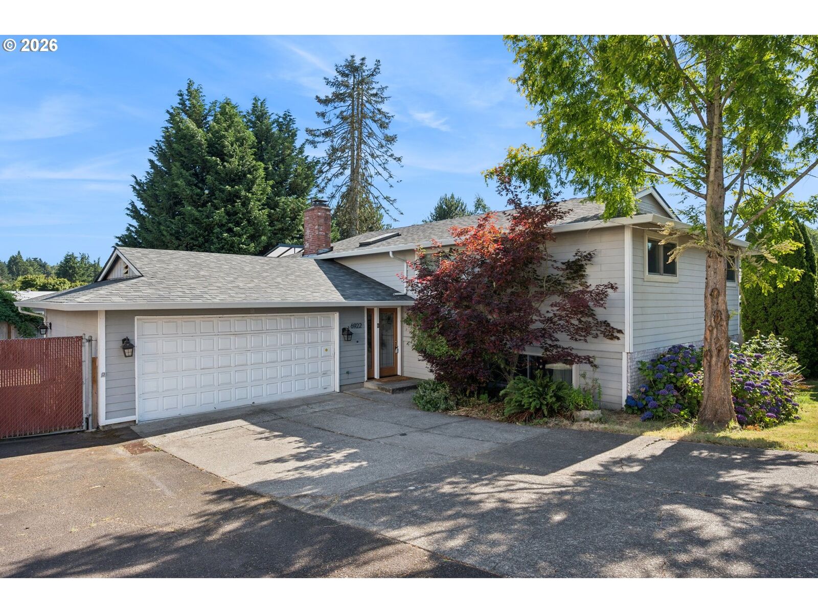Property Photo:  6922 SE Renada St  OR 97267 
