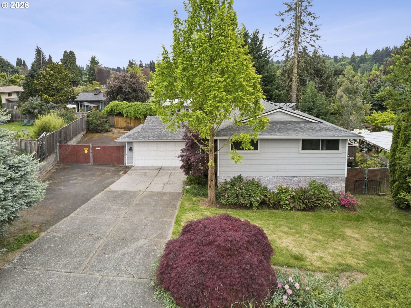 Property Photo:  6922 SE Renada St  OR 97267 