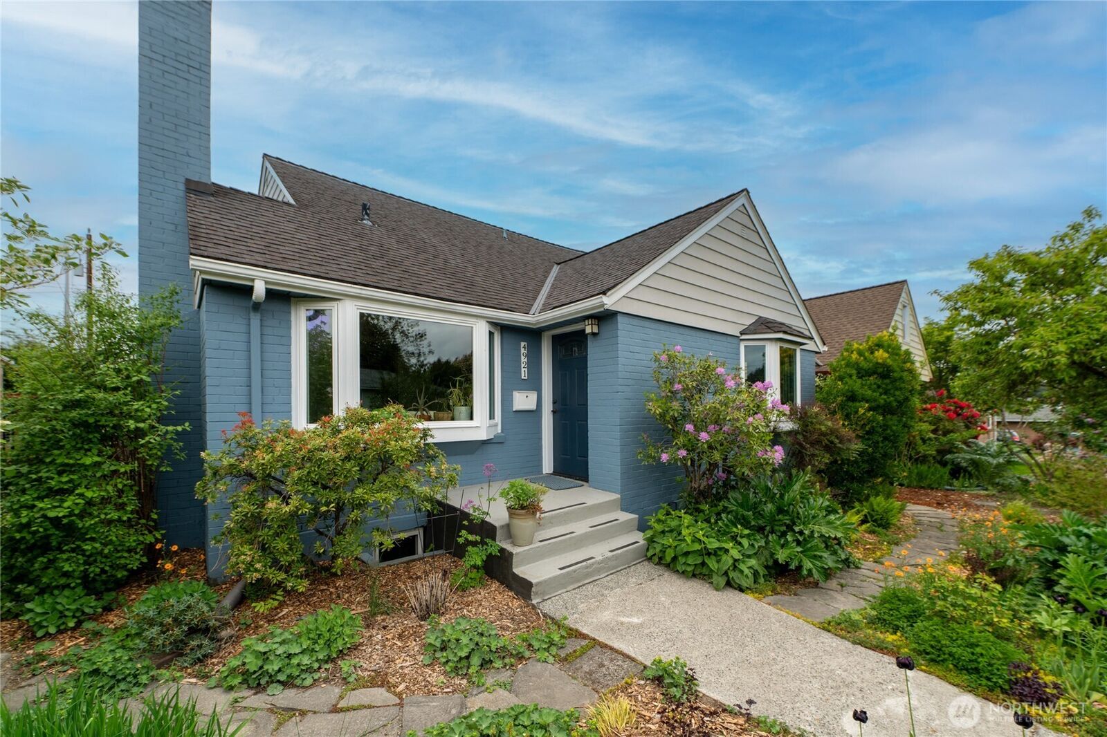 Property Photo:  4921  24th Avenue S  WA 98108 