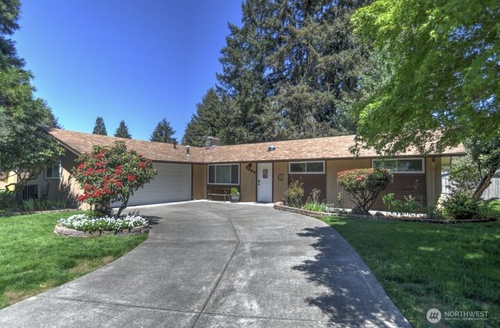 Property Photo: 7634 11th Avenue SE WA 98503