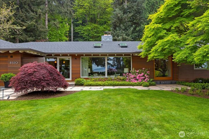 Property Photo:  8320  Frederick Place  WA 98026 