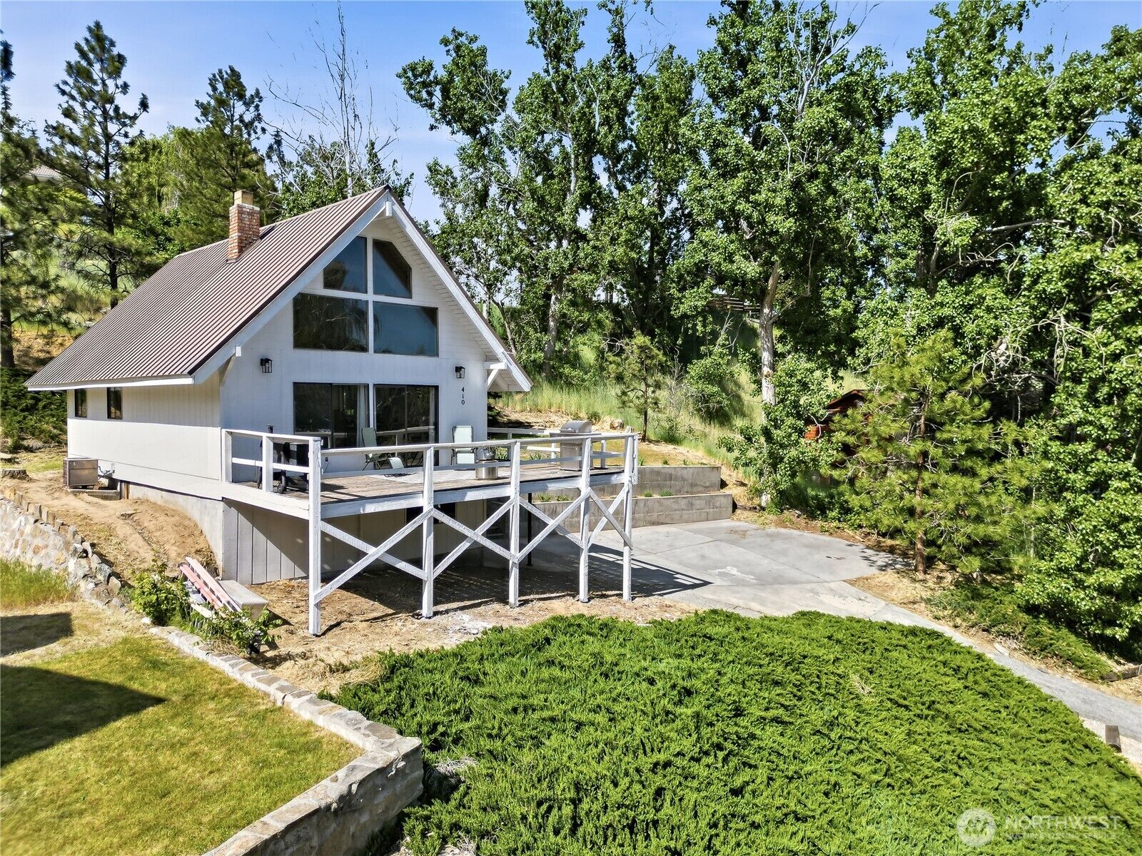 Property Photo:  410  Shady Lane  WA 98801 