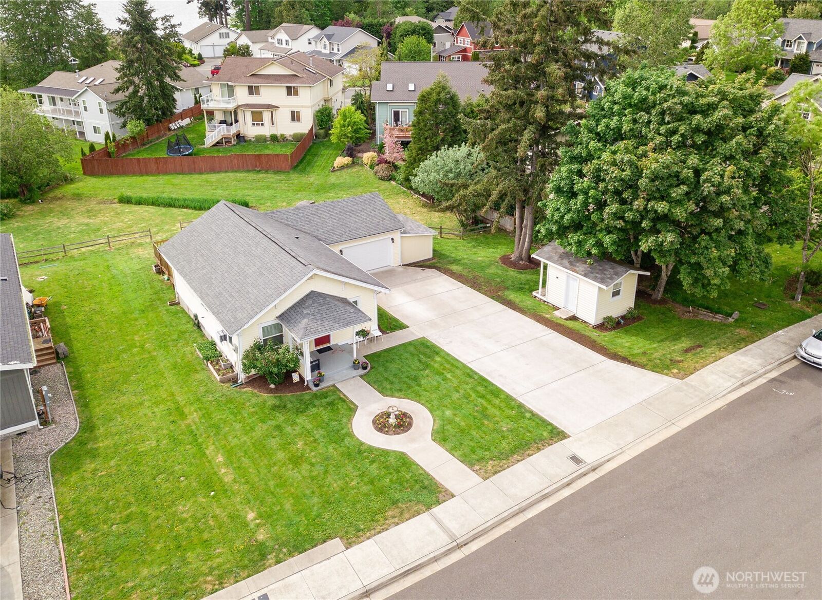 Property Photo:  2411  Dodd Street  WA 98230 