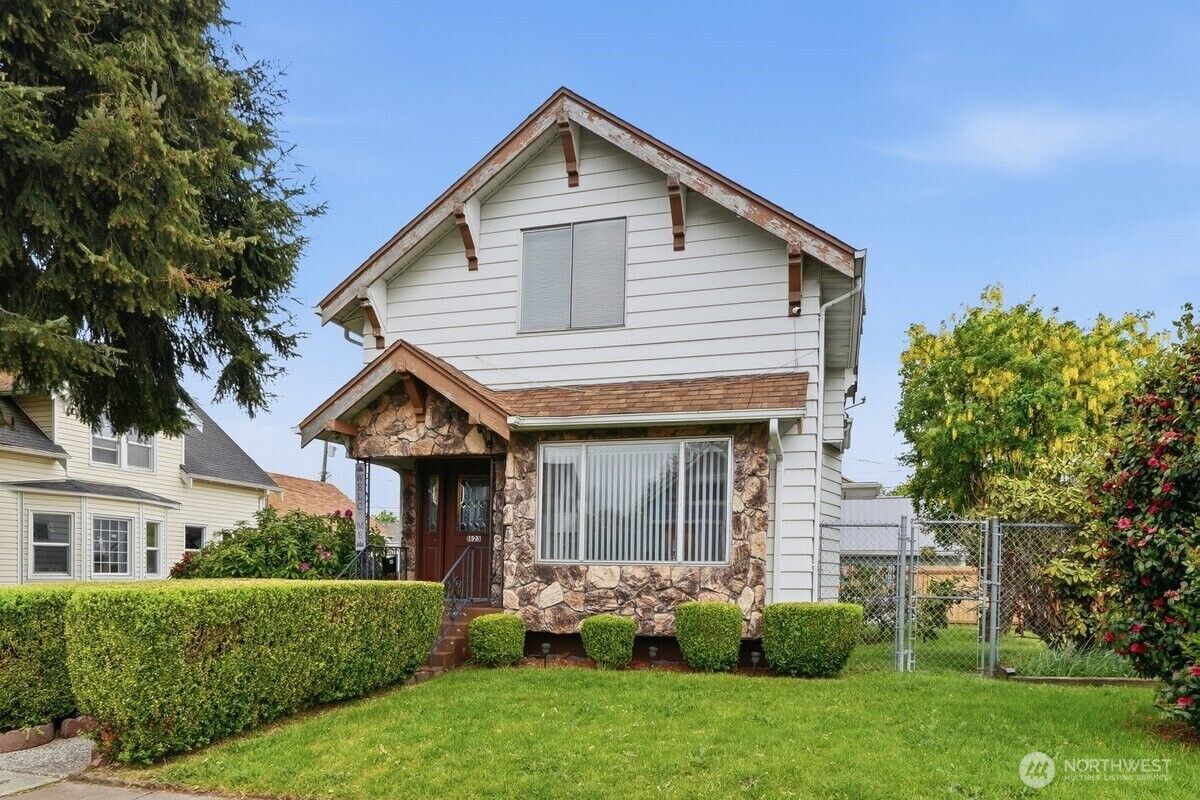 Property Photo: 1623 S M Street WA 98405