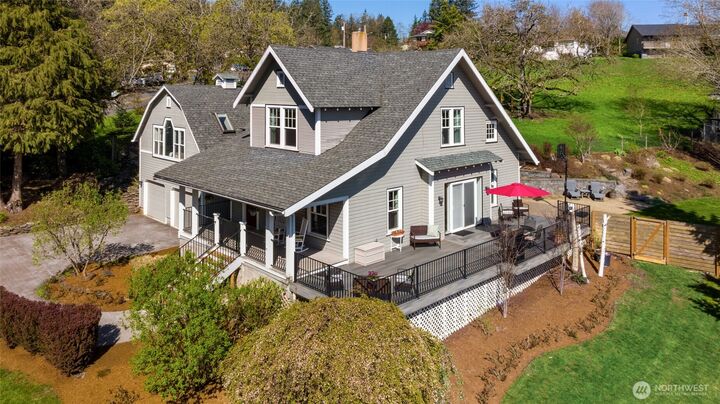 Property Photo:  602 NW 18th Loop  WA 98607 