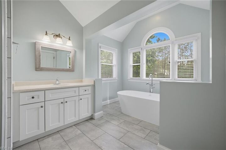 Property Photo:  933 Forest Lakes Cir  VA 23322 