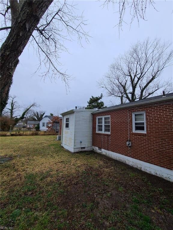 Property Photo:  502 Regina Ct  VA 23669 