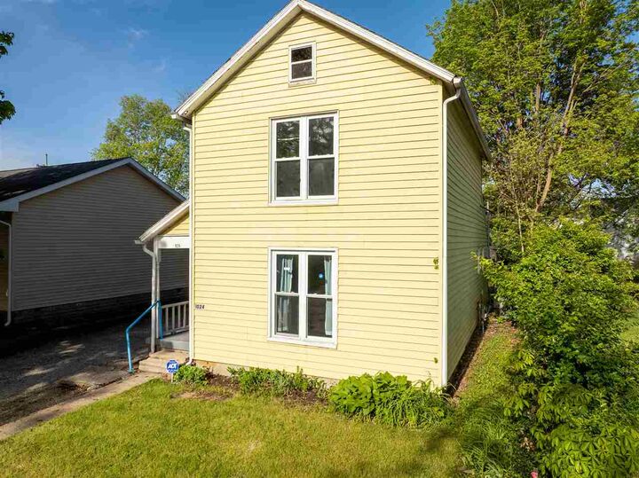 Property Photo:  1024 Butler Street  IN 47374 