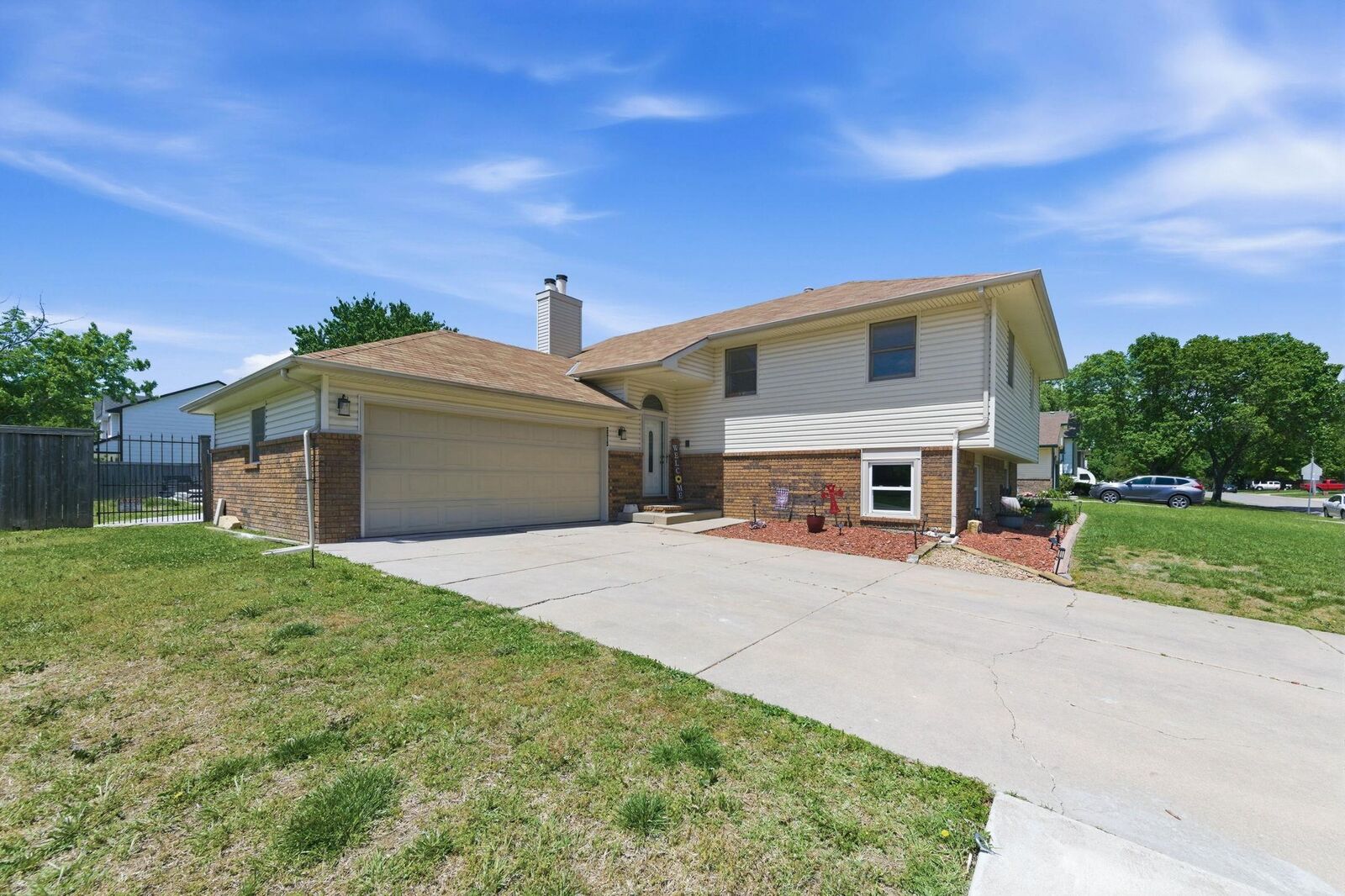 Property Photo:  2213 N Forest Park St  KS 67037-3161 