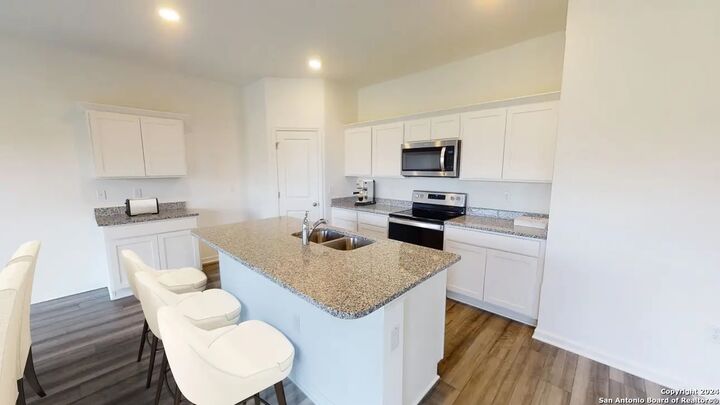 Property Photo: 843 Middlebury Farms TX 78221