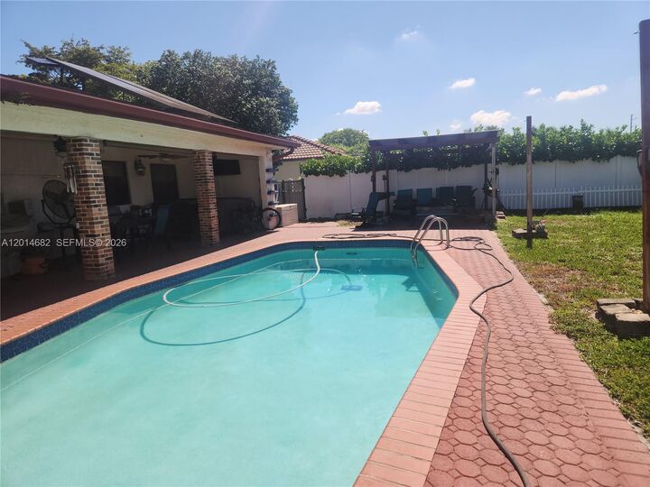 Property Photo:  8882 SW 1st Pl  FL 33071 