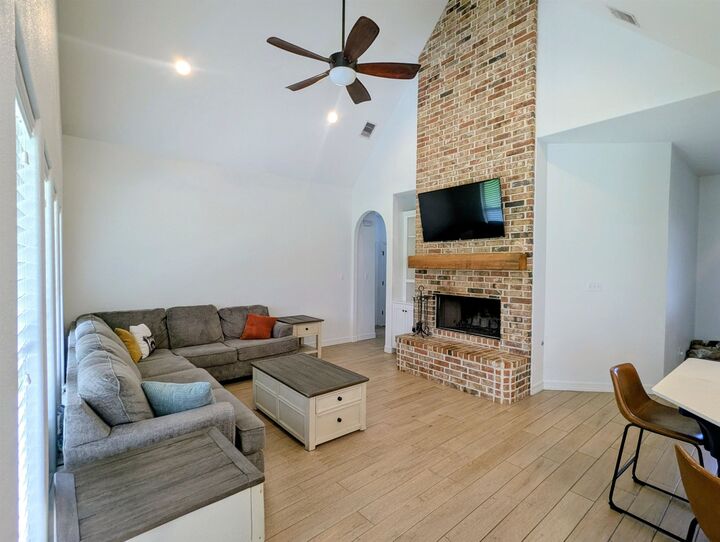 Property Photo:  320 Lauren Dr  TX 77630 