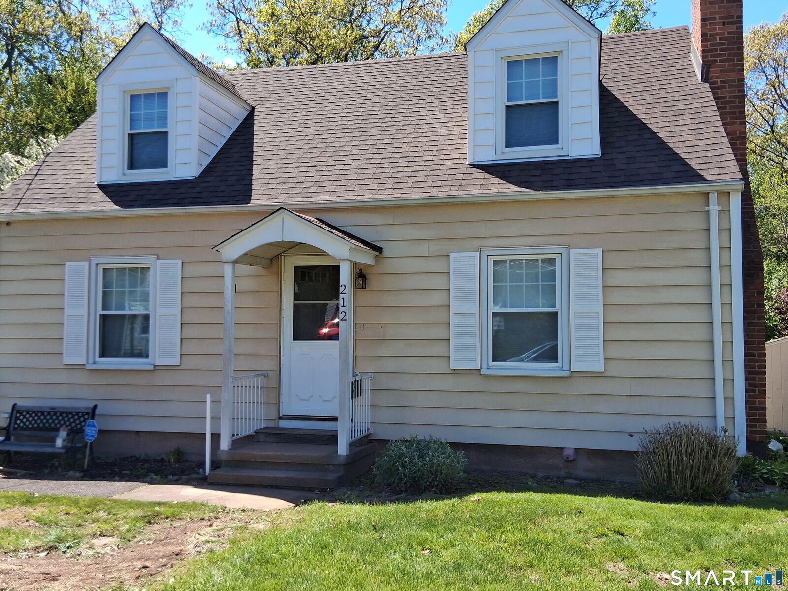 Property Photo: 212 Dorrance Street CT 06518