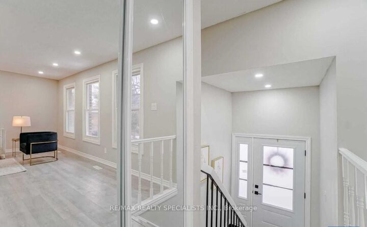 Property Photo: 52 Maplehurst Square ON L6Z 1J6
