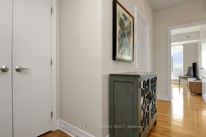 Property Photo: 75 Cleary Avenue 1101 ON K2A 1R8
