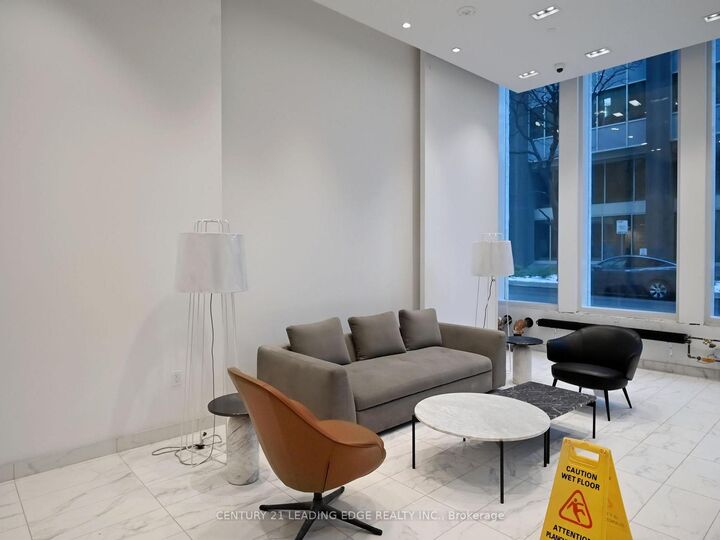 Property Photo:  230 Simcoe Street 2212  ON M5T 0G7 