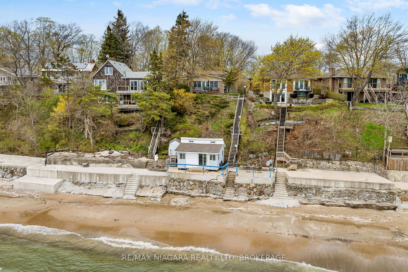 Property Photo: 10419 Lakeshore Road ON L3K 5V4