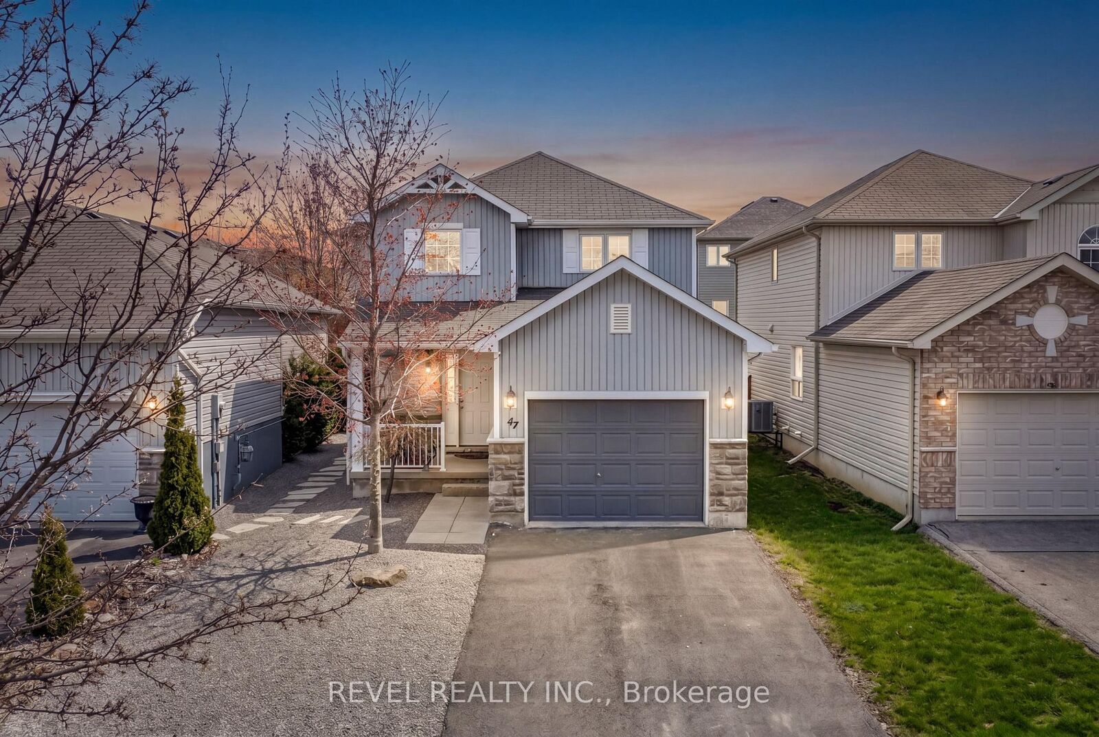 Property Photo: 47 Lisbeth Crescent ON K9V 0C9