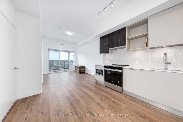 Property Photo:  395 Dundas Street W Ph02  ON L6M 5R8 