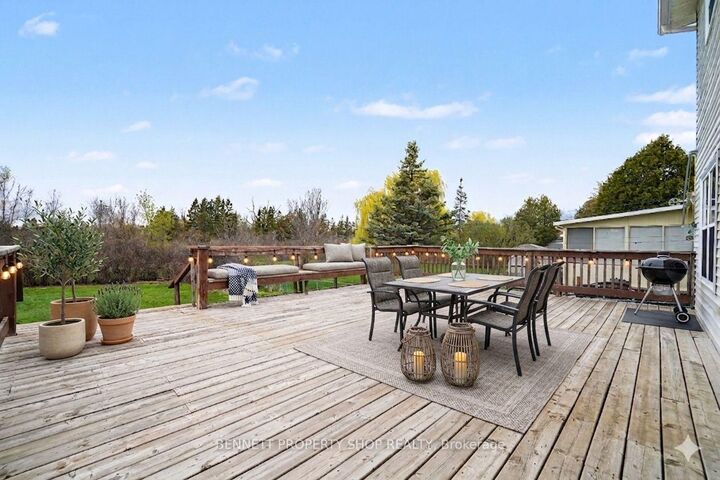 Property Photo:  22 Poole Creek Crescent  ON K2S 1T6 