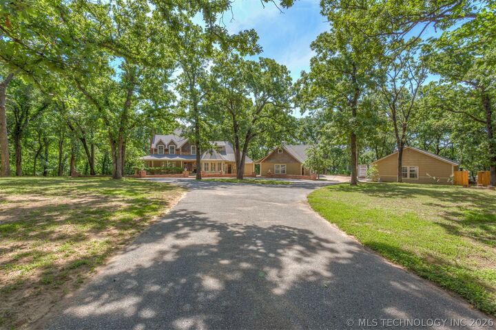 Property Photo:  524 E 118th Street S  OK 74037 